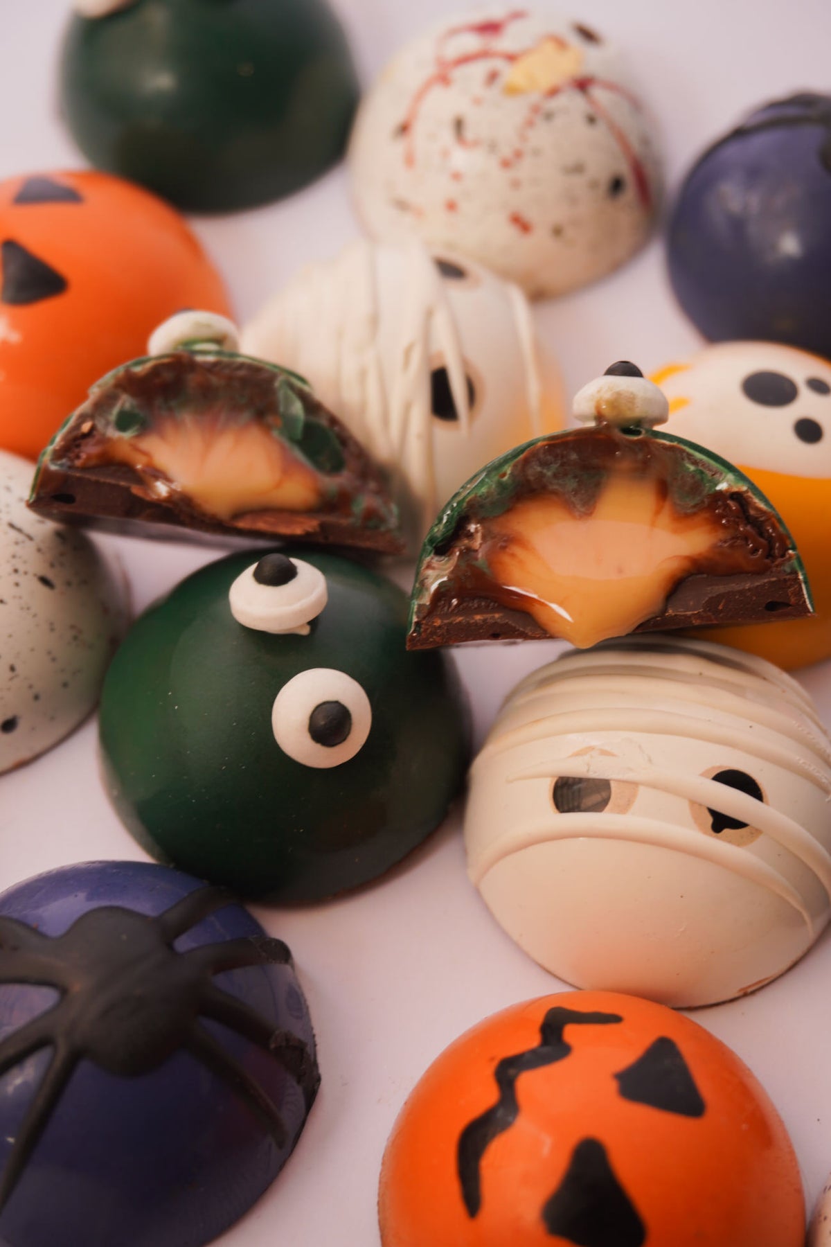 Chocolate de halloween relleno de arequipe