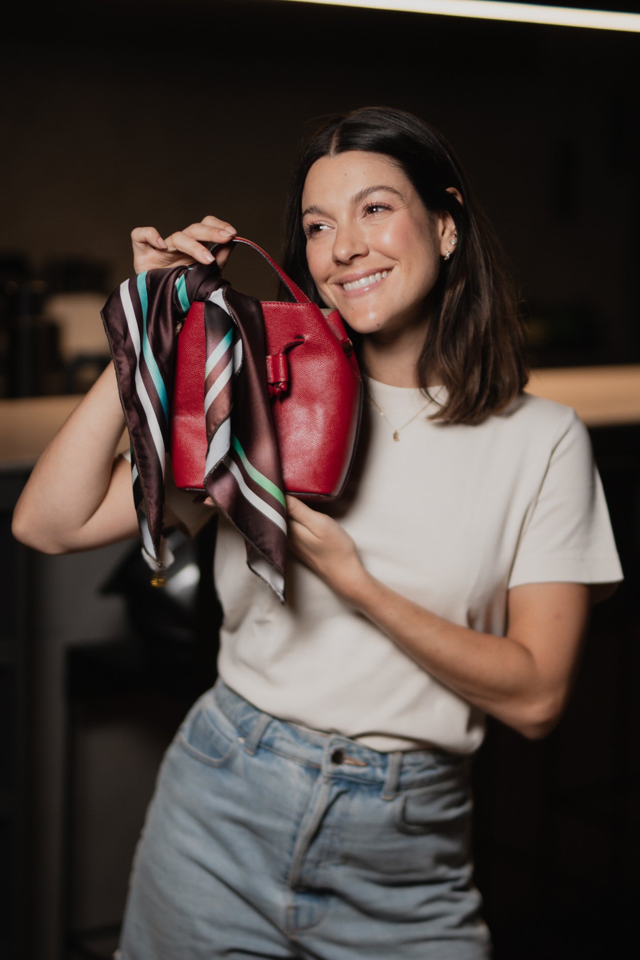 pañoleta en bolso rojo magno chocolates
